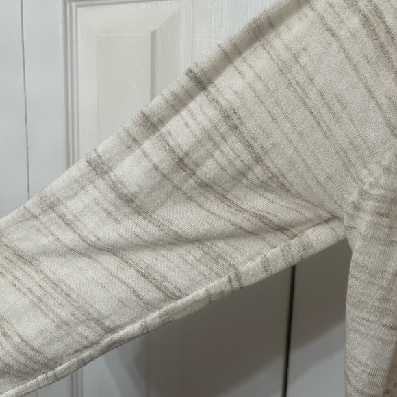 Express Women’s Light Weight Cardigan Size Large NWT - Picture 2 of 9